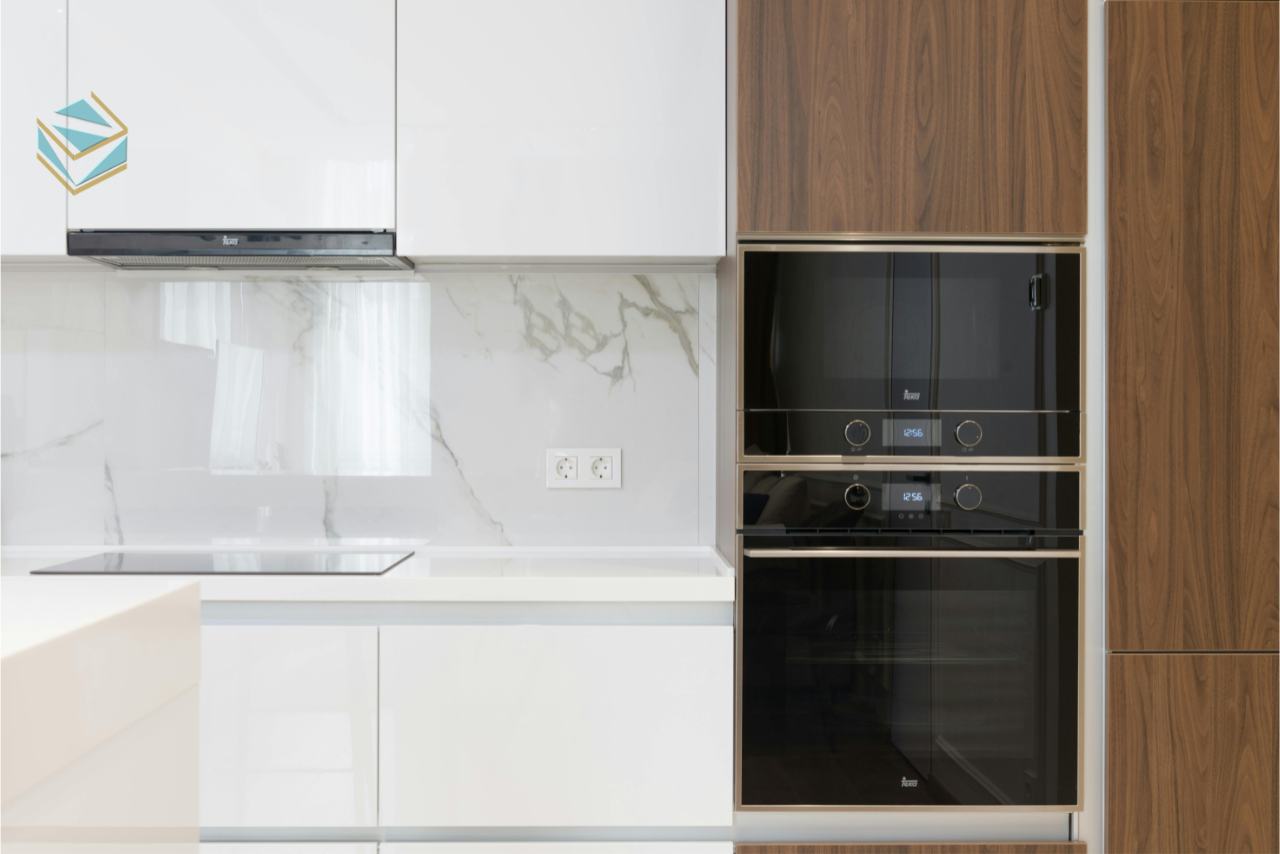 Bố trí nội thất bếp cần tối ưu không gian lưu trữ để giữ bếp luôn gọn gàng.