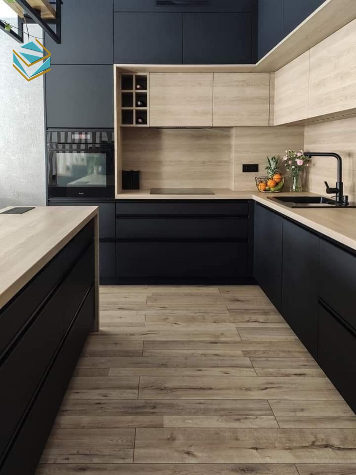 Lớp phủ Melamine giúp tủ bếp chống trầy, chống ẩm, giữ được vẻ đẹp hiện đại trong suốt quá trình sử dụng.