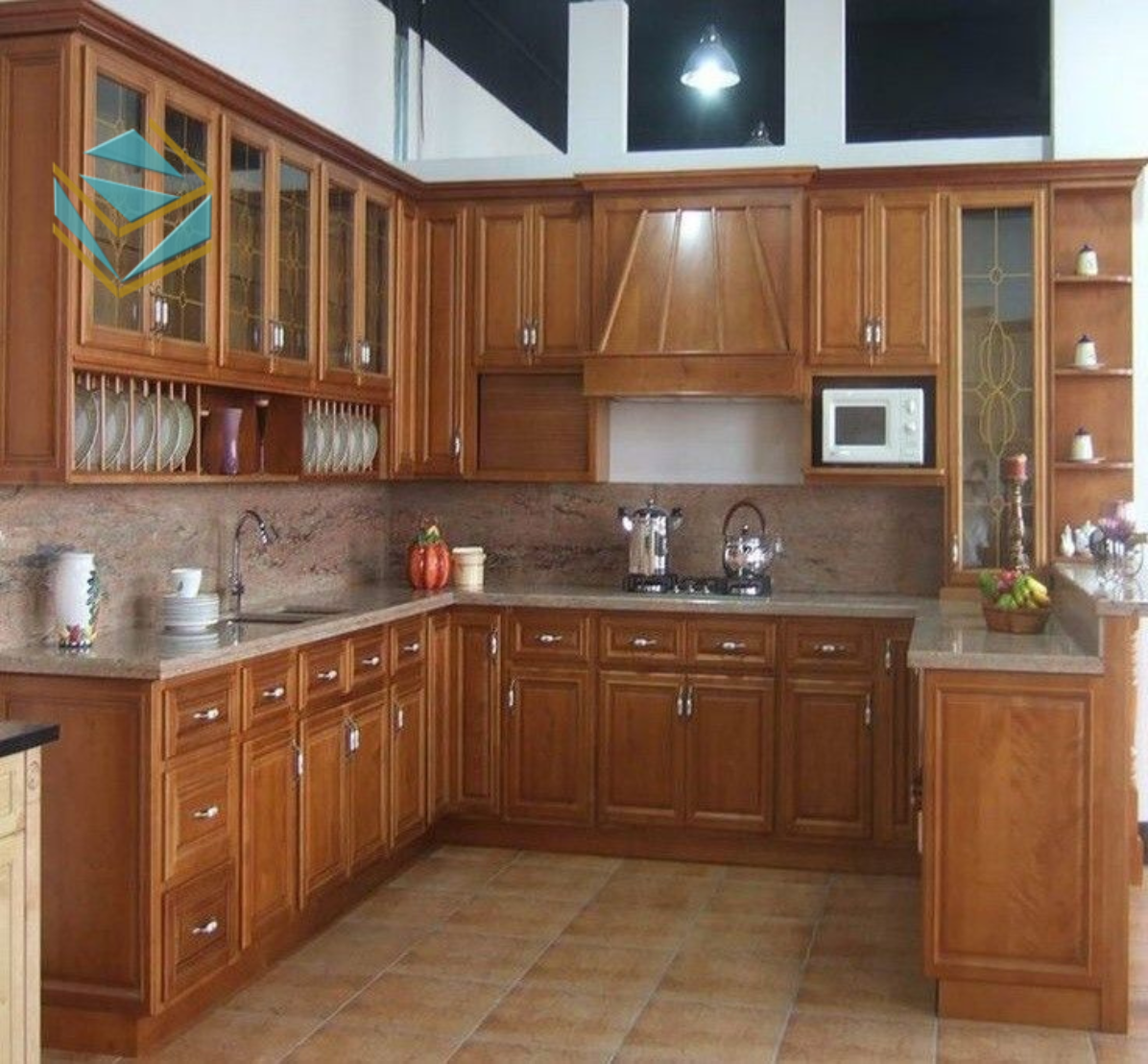 Vân gỗ sồi rõ ràng, sắc nét, mang đến cho tủ bếp sự sang trọng và tính thẩm mỹ cao.