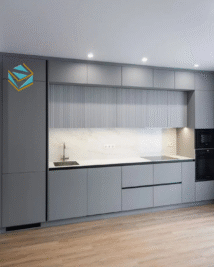 Với lớp phủ melamine cao cấp, tủ bếp MDF giữ được màu sắc bền bỉ, không phai, không cong vênh dù sử dụng nhiều năm.