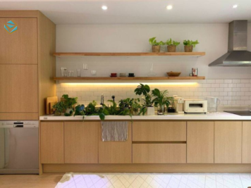 Mẫu tủ bếp rẻ bố trí chữ I, tối ưu diện tích, đảm bảo công năng cho không gian bếp hạn chế.