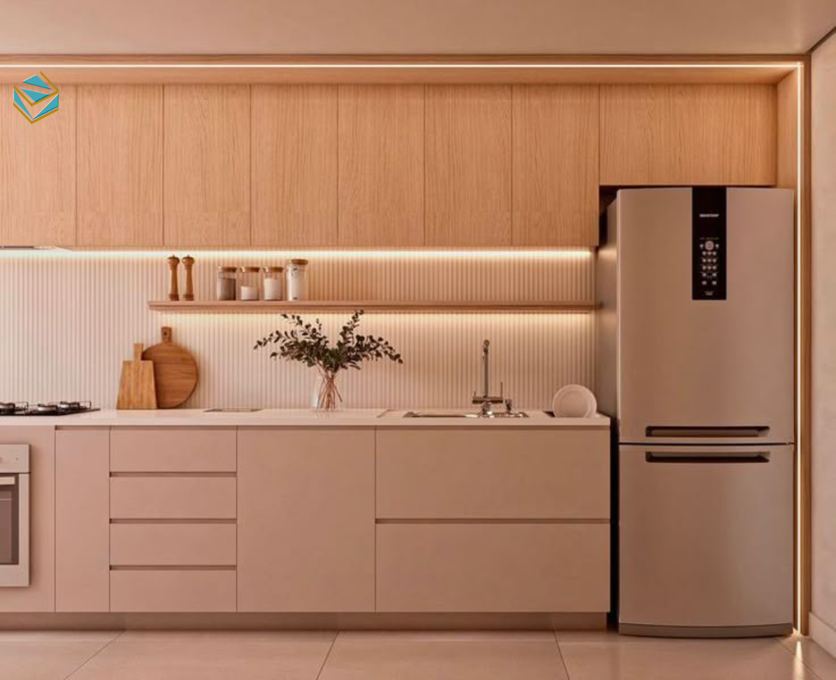 Tủ bếp MDF chống ẩm là lựa chọn phổ biến khi cần độ ổn định cao. Cốt gỗ lõi xanh hạn chế cong vênh, phù hợp gia đình nấu nhiều món. Bề mặt có thể phủ Melamine hoặc Laminate tăng tính thẩm mỹ.